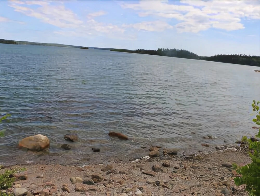Seaside Chalet - Three Bedroom Cottage