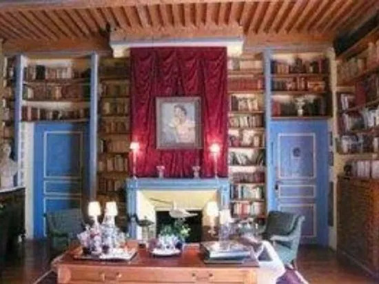 Château royal de Saint-Saturnin