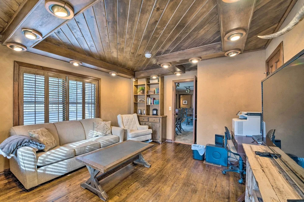 Central Ruidoso Mountain Home w/ Step-free Access!