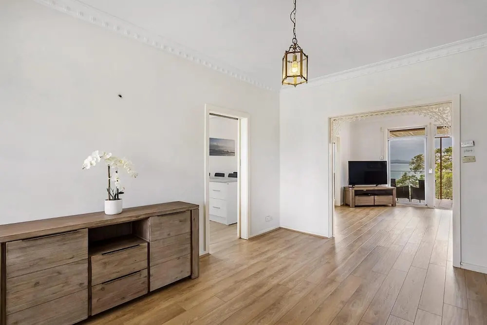 Ronald Avenue, 57