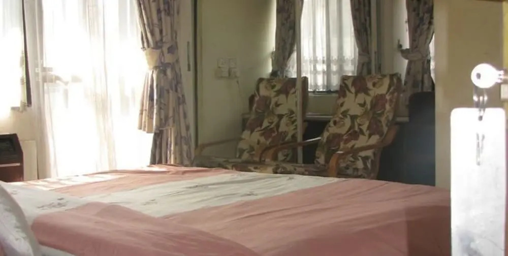 44 Lodge And Suites
