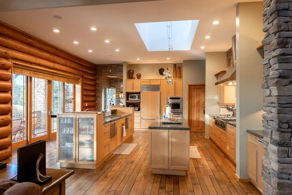 10 - Wild Horse Estate 5 Bedroom Cabin by Redawning