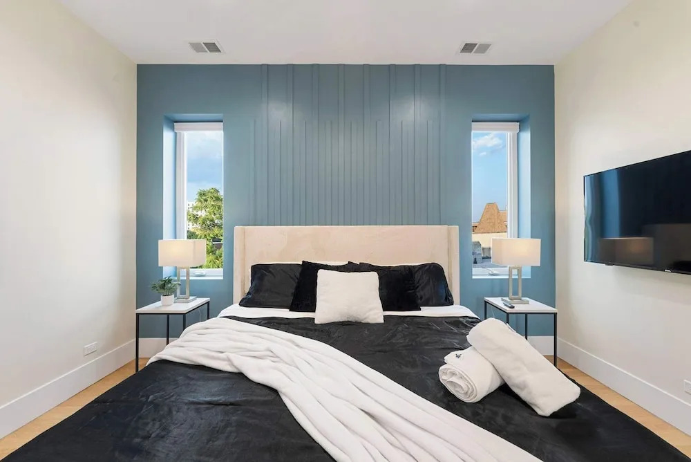 New 3bed 2bath Condo With Parking by United Center