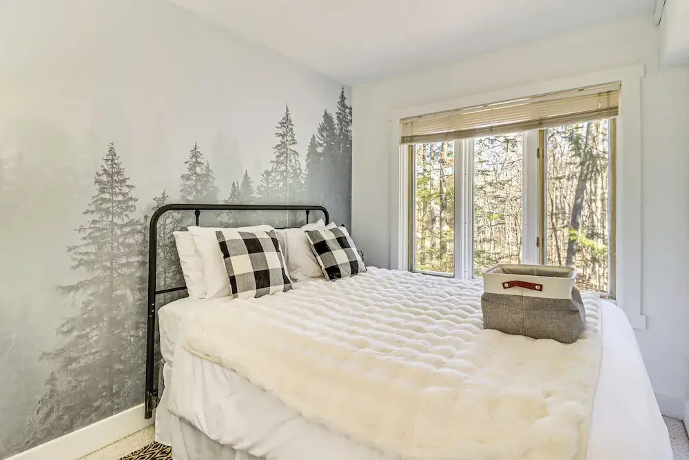 Steps to Jack Frost Ski Resort: Townhome w/ Decks