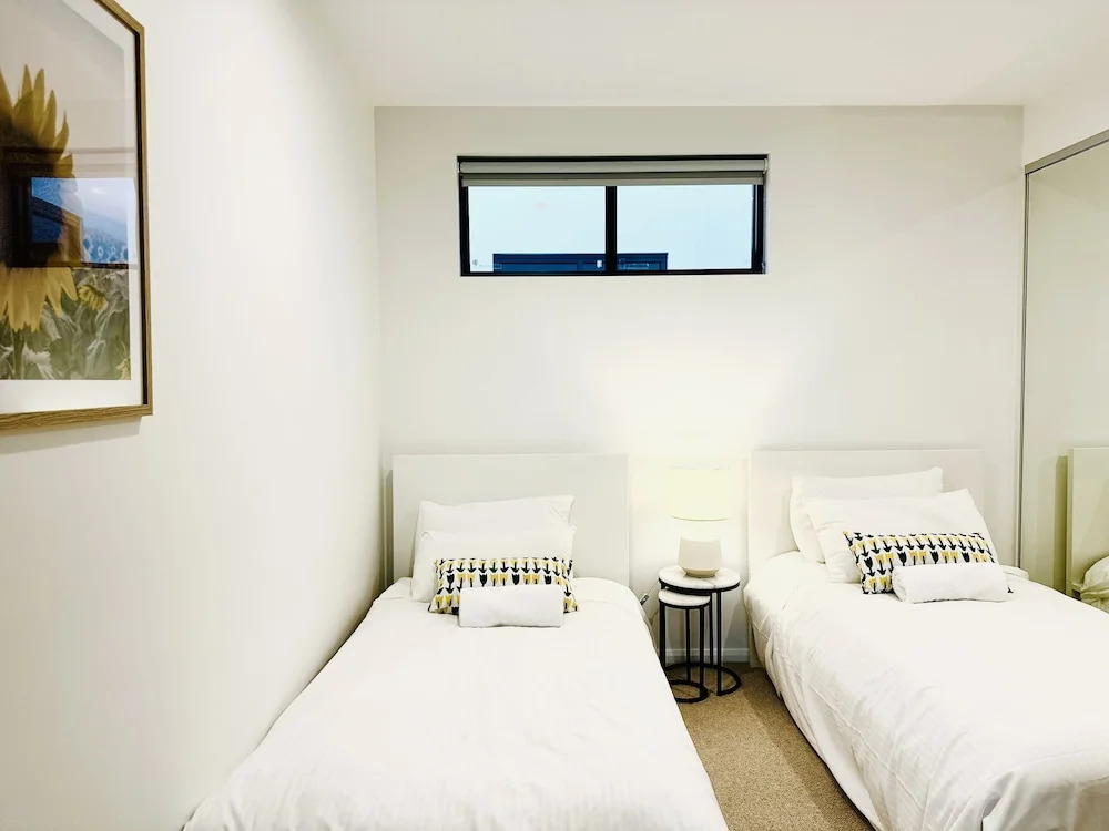 Peninsula Apartments Hosted by Gold Coast Holiday Stays