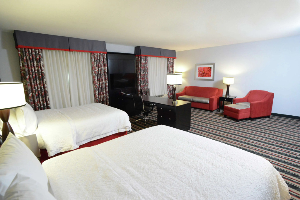 Hampton Inn & Suites Albany at Albany Mall