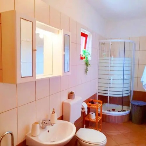 Apartments Grbac Veli Rat-Seaside