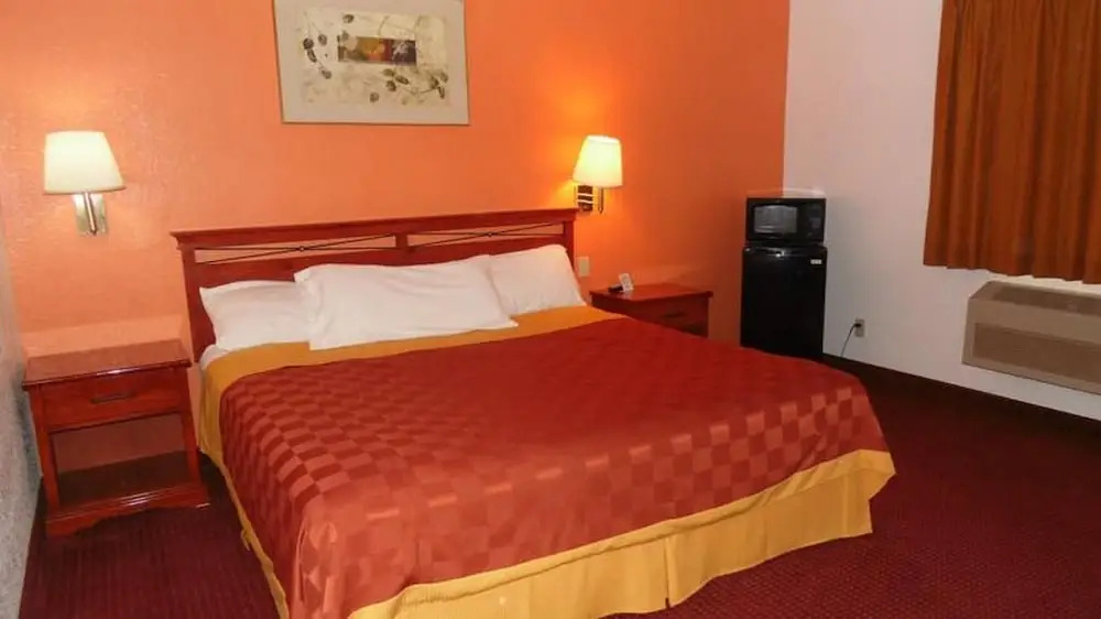 American Inn & Suites