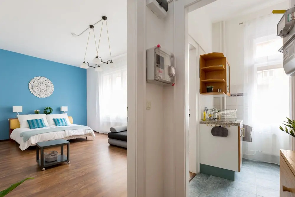 Metro Central Apartment