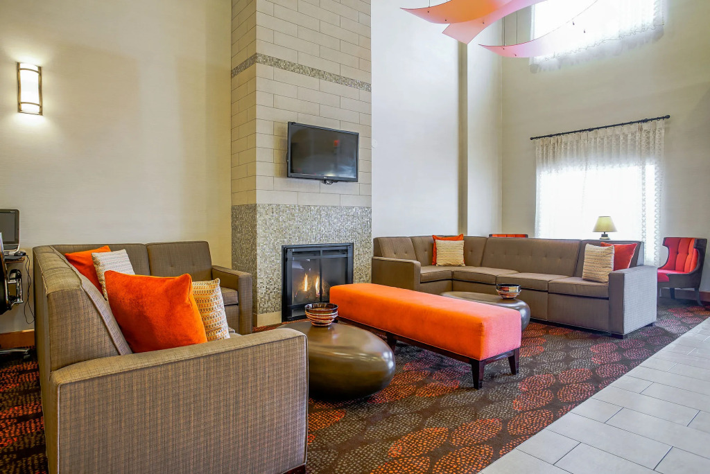 Holiday Inn Express Hotel & Suites Indianapolis North Carmel by IHG