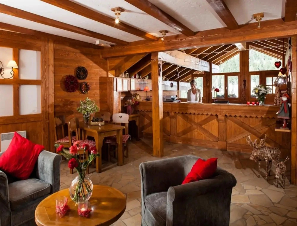 Alpine Comfort Apartment Near Ski-slopes