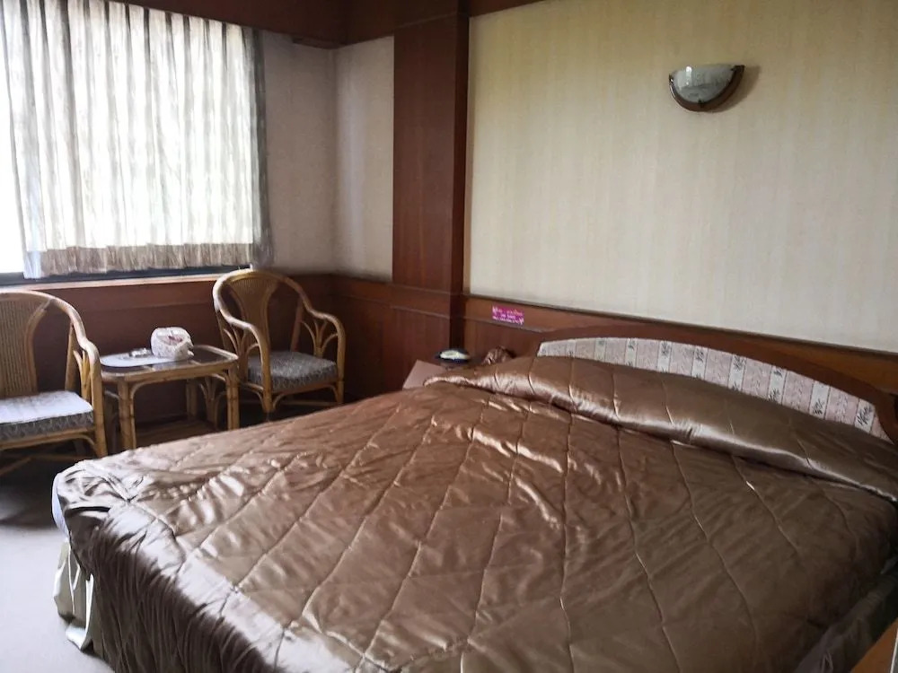 CL Garden Inn
