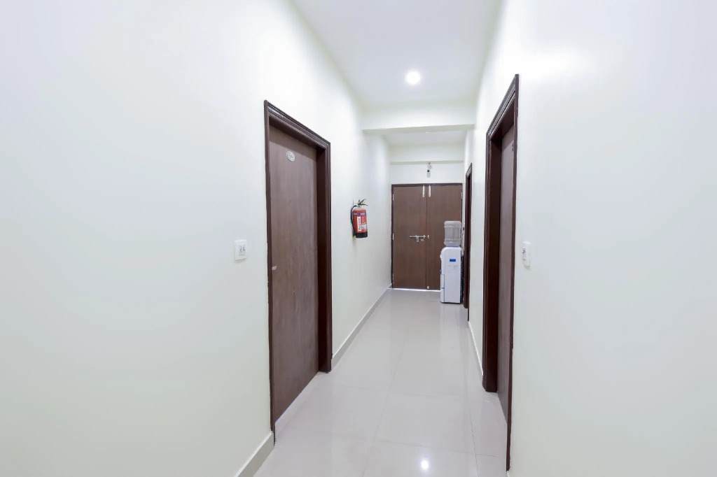 Spot On Dhn582 Hotel Inn House