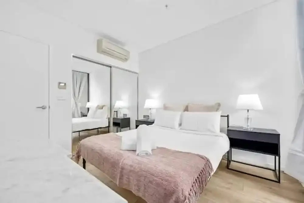 Metawise BnB 2BR Near Airport Pool Gym Train