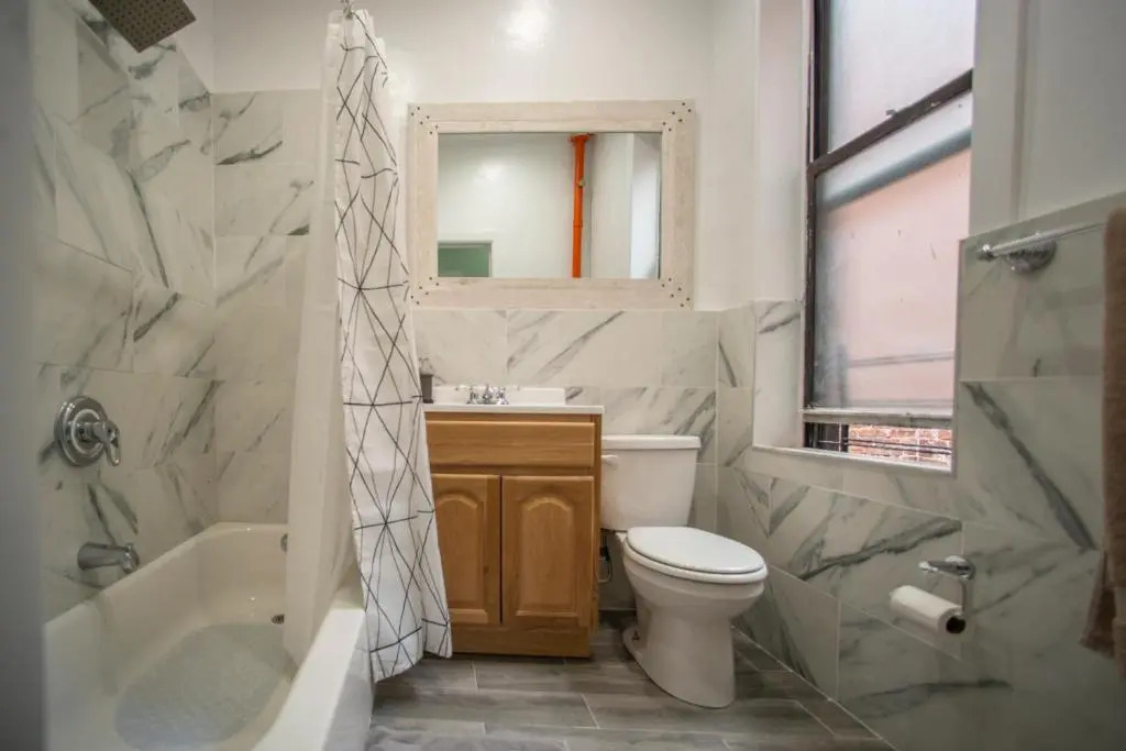 private room in a shared apartment 15 minutes to times square!