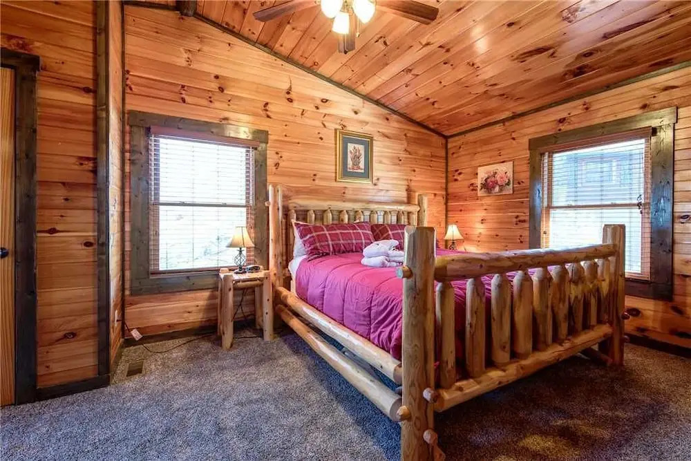 Old Hickory Lodge - Four Bedroom Cabin