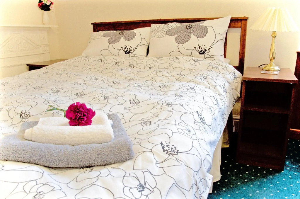 Landguard House Bed Only