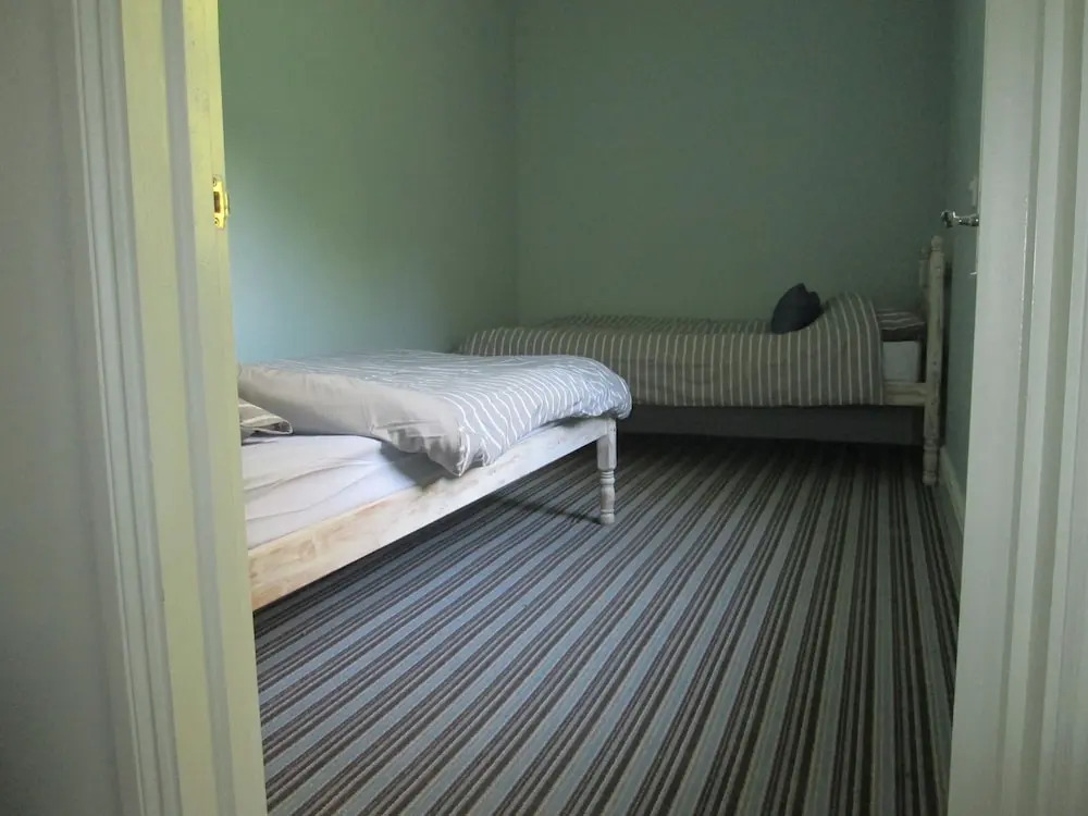 The Old Kitchens - Dog-Friendly Coastal Cottage, Isle of Wight, Near The Needles