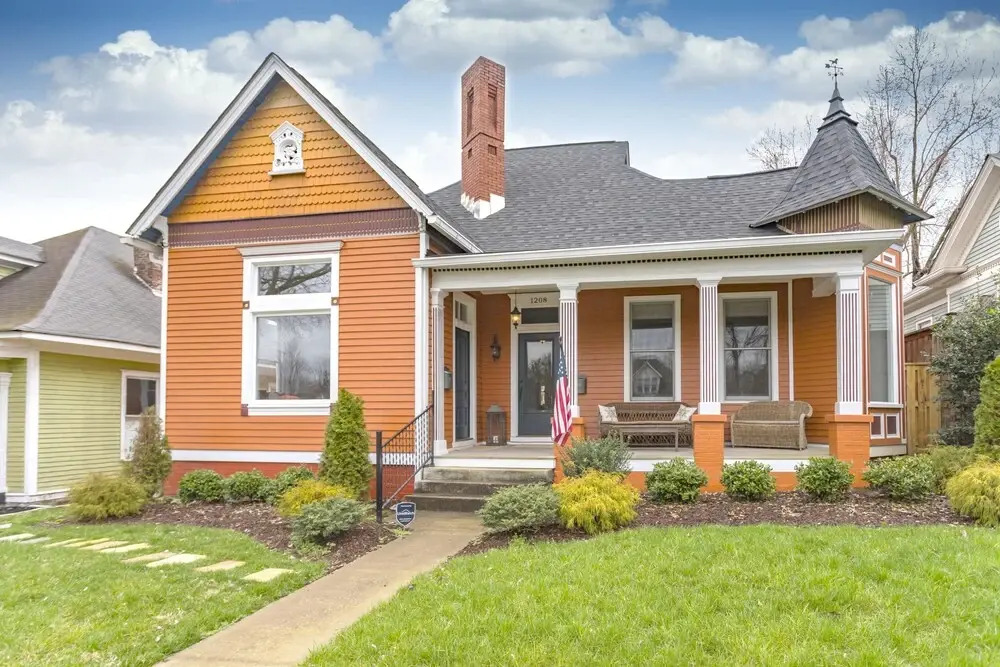 Walk to Five Points + 10 Minutes from Downtown!