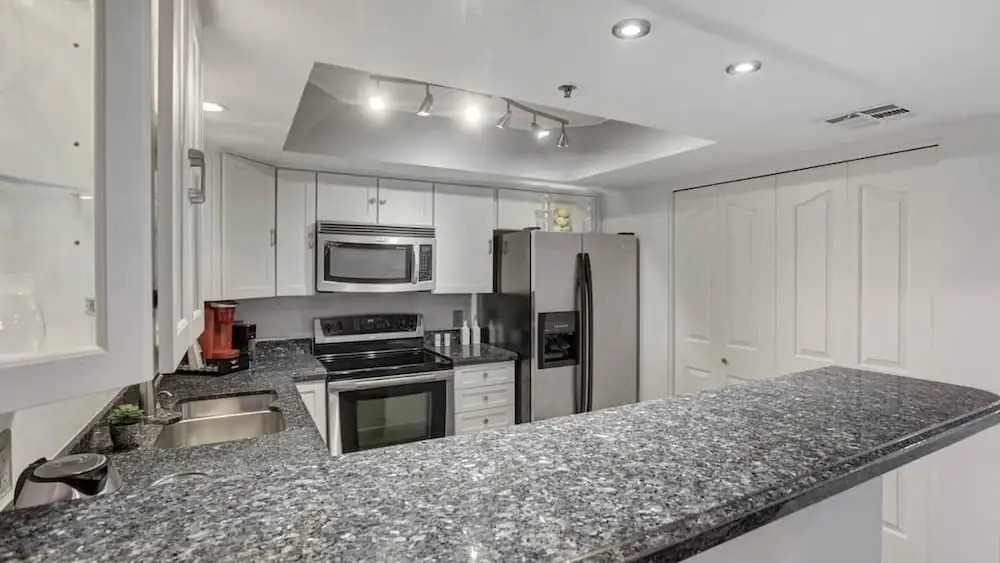 Executive 2 Bdrm Condo in the Heart of Biltmore!