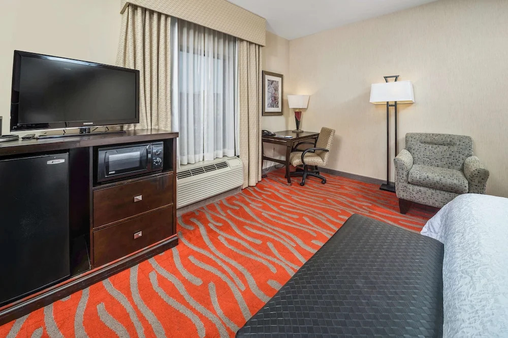 Hampton Inn and Suites Tulsa/Catoosa