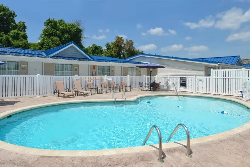 Americas Best Value Inn & Suites St Clairsville Wheeling