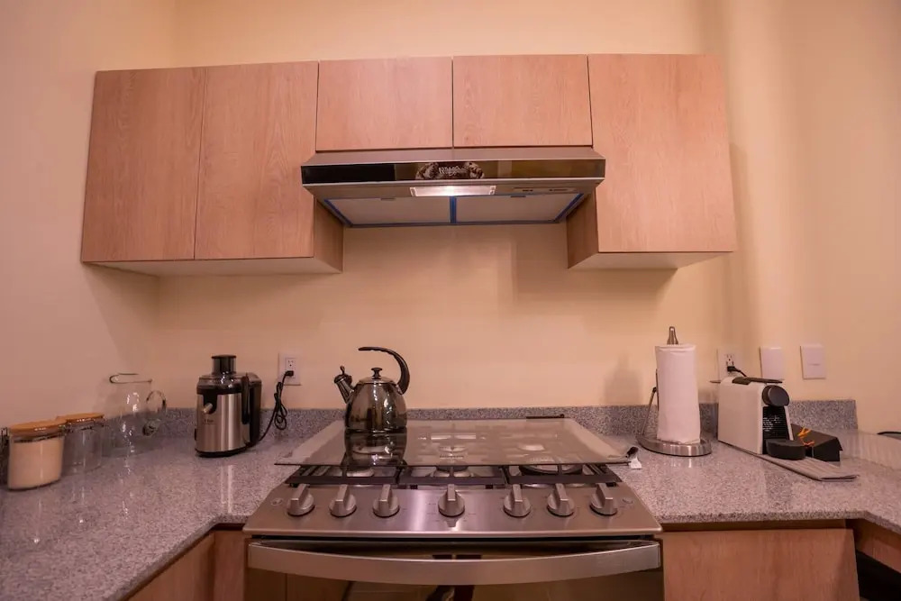 Luxury Apartment With Poll