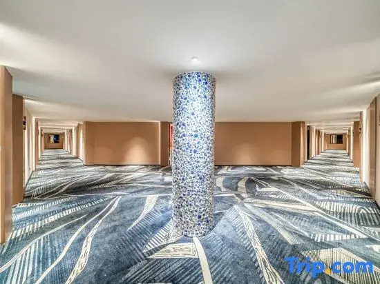 Jingdezhen Grand Hotel (Tao Yang Alley Scenic Area Taoxichuan Pedestrian Street)
