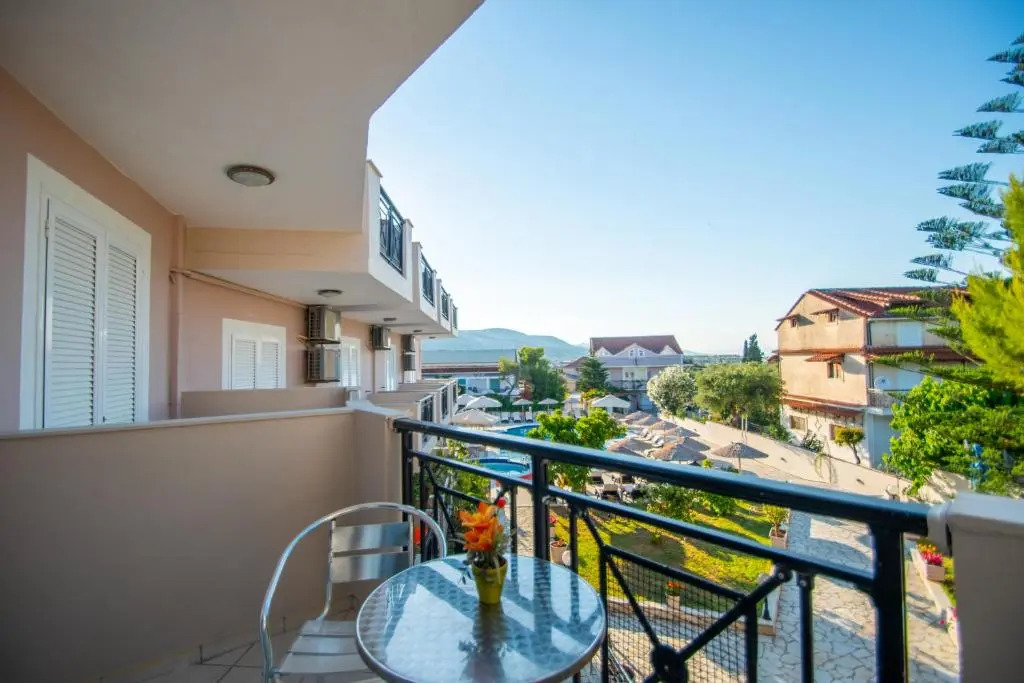 Avra Alykes resort