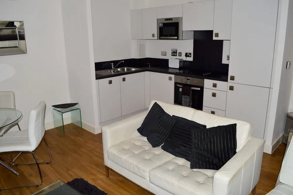 Charming Apartment by the Thames