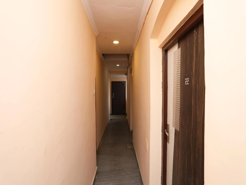OYO 2360 Hotel Raviz Inn