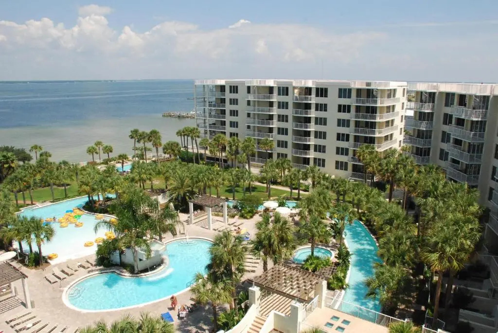 Destin West - Pelican