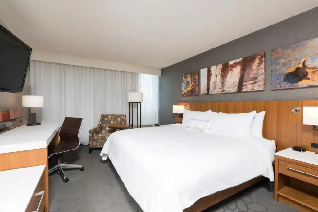 Sonesta Hotel Grand Rapids Airport