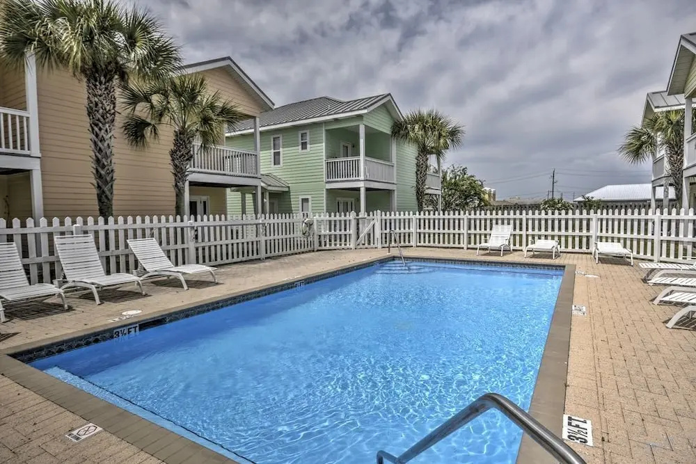 6717 Beach Drive - 1977178
