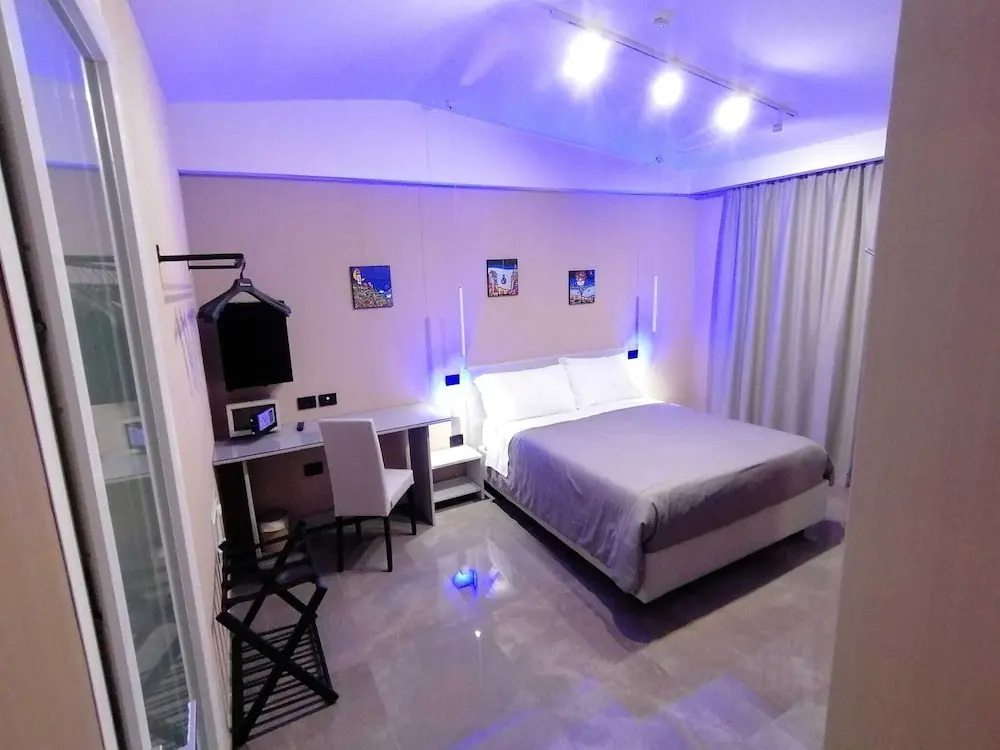 Hotel XBusiness