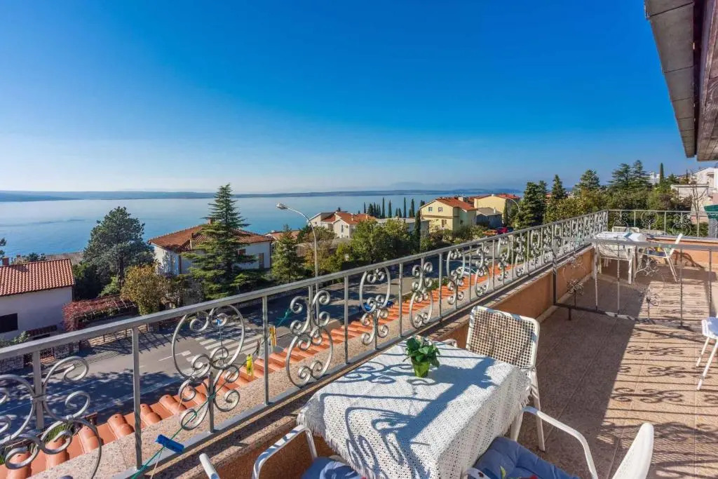 Apartment in Crikvenica 42252