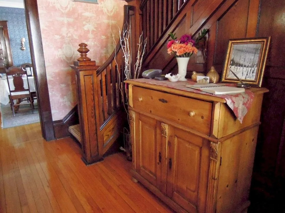 Chantry Breezes Bed & Breakfast