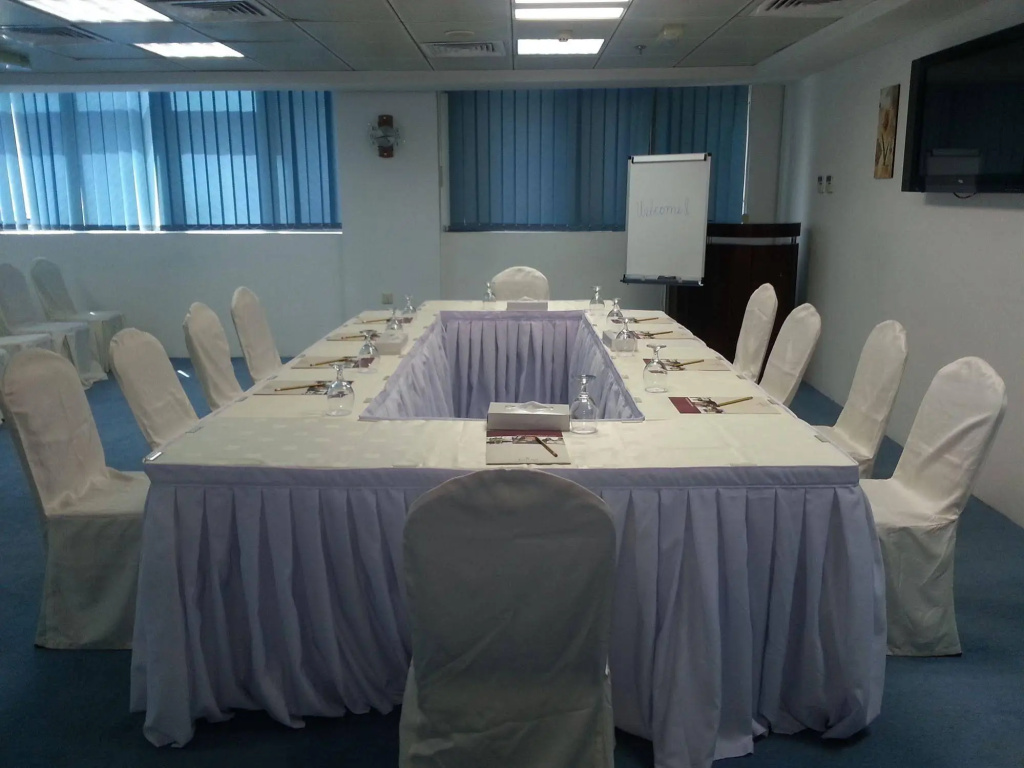 Royal Tulip Dancenter Suites Sharjah