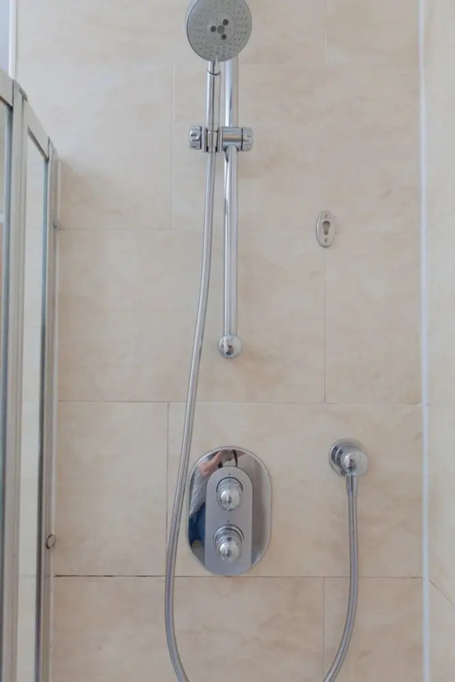 2 Bedroom Flat In Holyrood Area