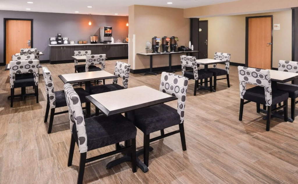 Studio 6 Lenexa - Overland Park