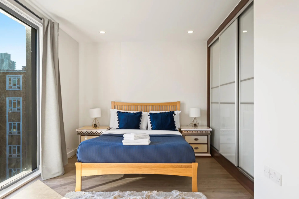 Three Bedroom Apartment in Hoxton