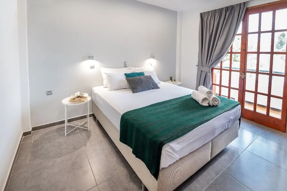 Jonathan City Apartment