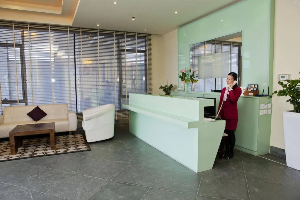 Al Raya Suites