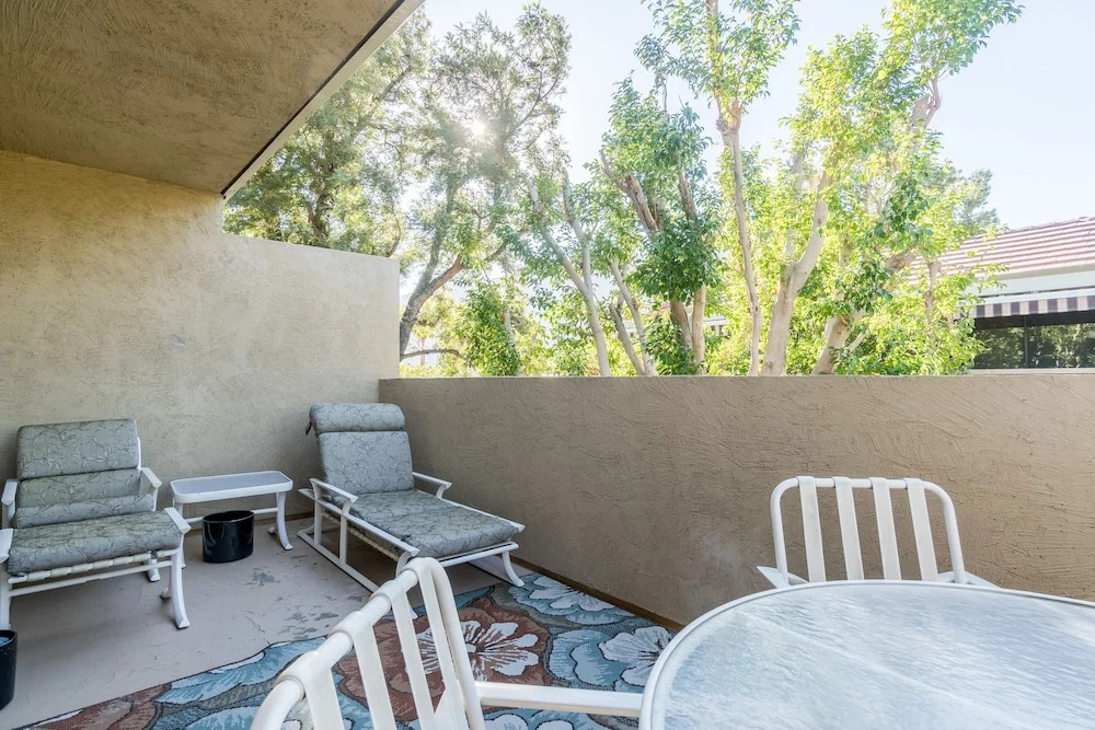 2501 N Indian Canyon Condo Unit 601 1 Bedroom 2 Bathrooms Condo