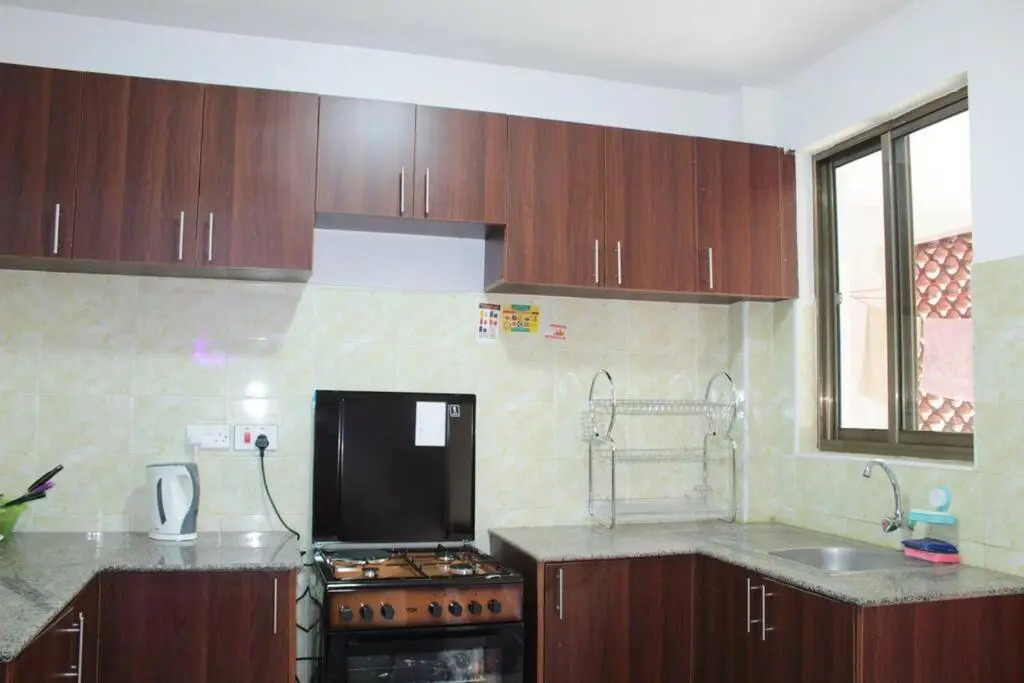 Lovely Emerald Green 3-Bedroom Apartment