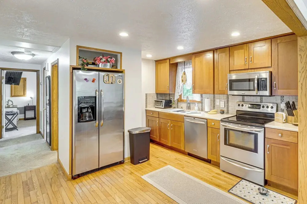 5 Mi to Harpers Ferry Nhp: Quiet Home w/ Deck