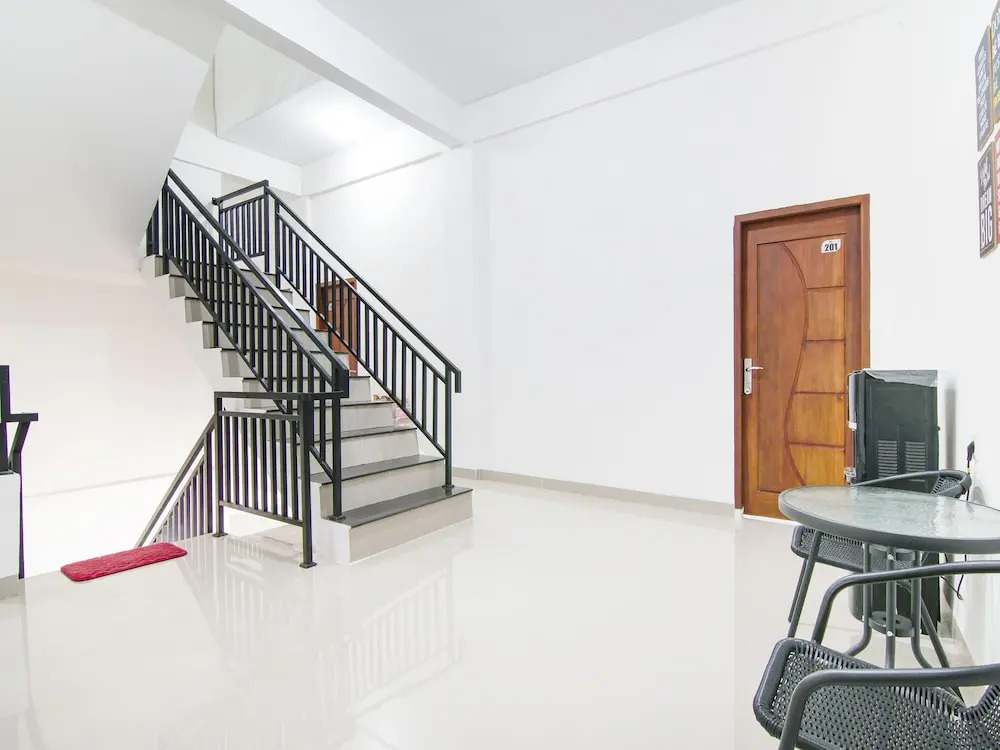 RedDoorz near Terminal Roro Bandar Sri Junjungan