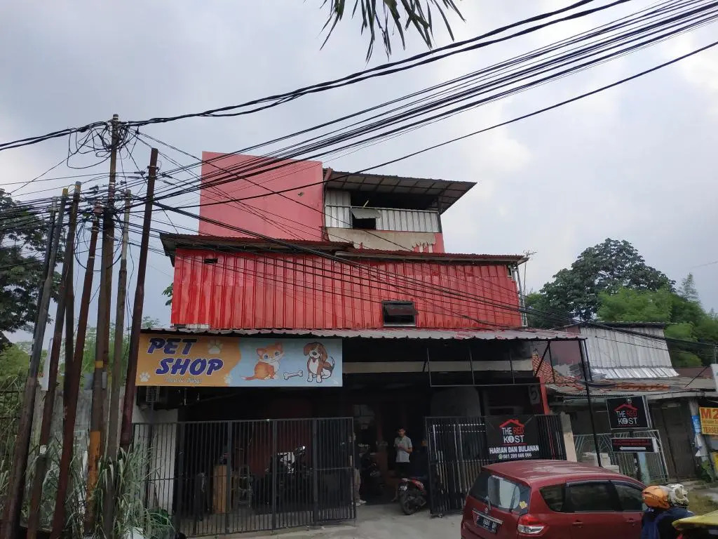 OYO 3883 The Red