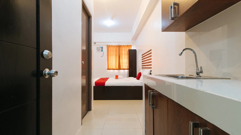 RedDoorz @ Jardin LRT Tayuman Manila