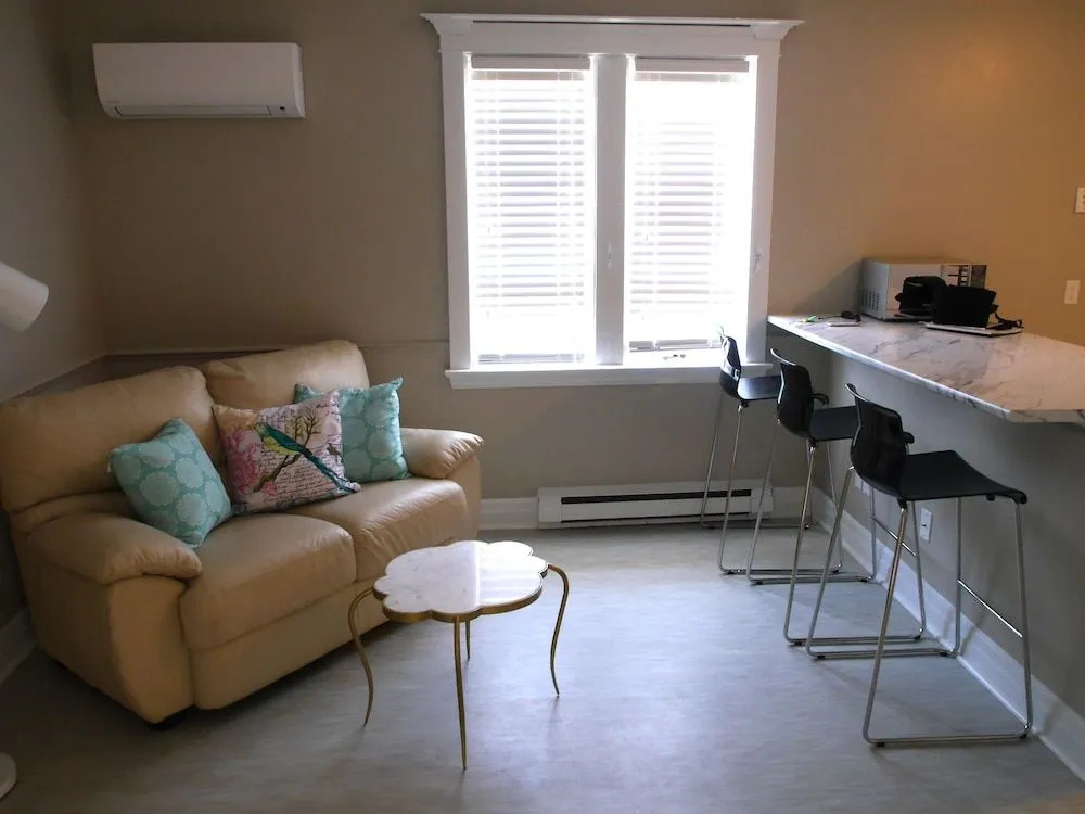 Spectacular 1BR Unit
